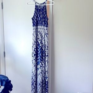 Doesn’t fit me in the chest but beautiful dress!